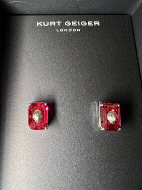 Kurt Geiger London emerald-cut crystal stud earring fuchsia NWT